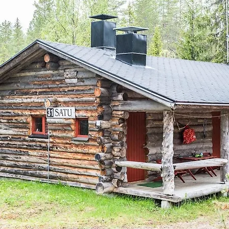 Satu, Kahden Makuuhuoneen Kelomoekki, Lukuisten Polkujen, Polkupyoeraereitin Sekae Kalaisan Tunturilammen Vieressae *