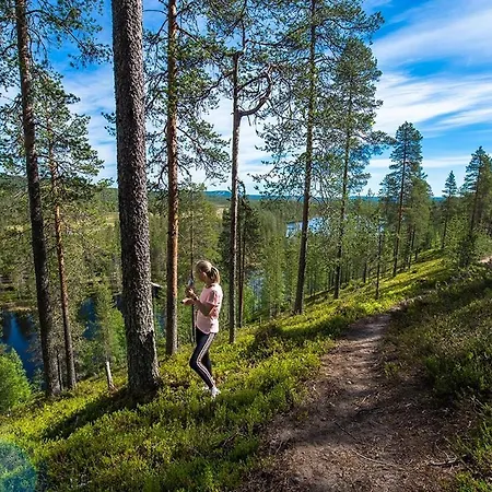 Nyaraló Satu, Kahden Makuuhuoneen Kelomoekki, Lukuisten Polkujen, Polkupyoeraereitin Sekae Kalaisan Tunturilammen Vieressae Syöte