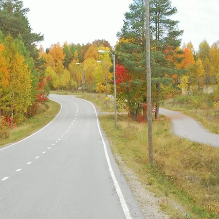 Satu, Kahden Makuuhuoneen Kelomoekki, Lukuisten Polkujen, Polkupyoeraereitin Sekae Kalaisan Tunturilammen Vieressae * Syöte