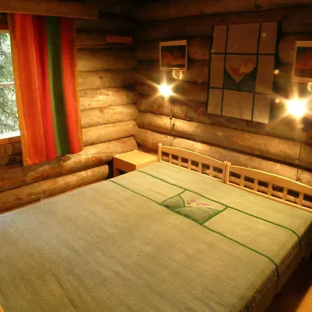 Satu 31, Kahden Makuuhuoneen Kelomoekki Syoetteellae, Valaistun Ladun Vieressae * Syöte