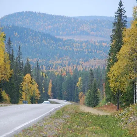 Satu, Kahden Makuuhuoneen Kelomoekki, Lukuisten Polkujen, Polkupyoeraereitin Sekae Kalaisan Tunturilammen Vieressae بيت للعطل Syöte