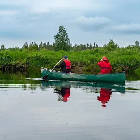 別荘 Satu 31, Kahden Makuuhuoneen Kelomoekki Syoetteellae, Valaistun Ladun Vieressae Syöte