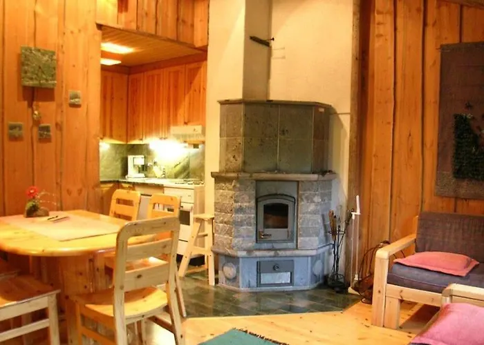 בית נופש Satu 31, Kahden Makuuhuoneen Kelomoekki Syoetteellae, Valaistun Ladun Vieressae *