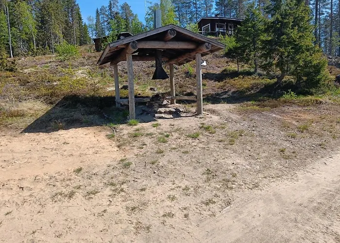 בית נופש Satu 31, Kahden Makuuhuoneen Kelomoekki Syoetteellae, Valaistun Ladun Vieressae סיוטה