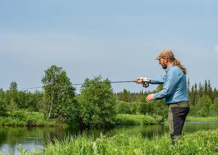 Satu 31, Kahden Makuuhuoneen Kelomoekki Syoetteellae, Valaistun Ladun Vieressae