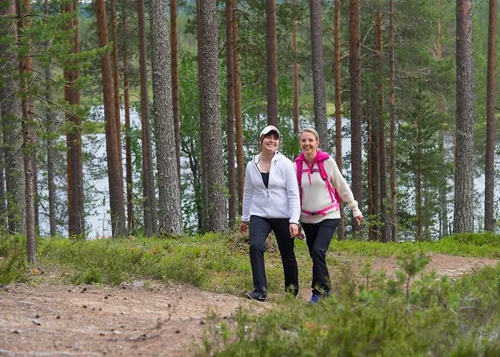 בית נופש Satu 31, Kahden Makuuhuoneen Kelomoekki Syoetteellae, Valaistun Ladun Vieressae סיוטה