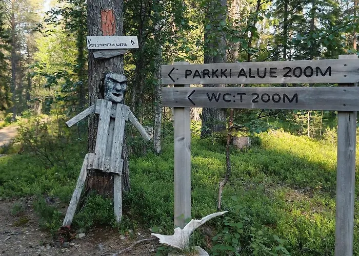 Satu 31, Kahden Makuuhuoneen Kelomoekki Syoetteellae, Valaistun Ladun Vieressae *