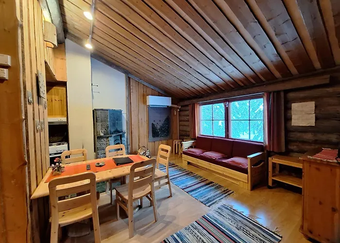 Satu 31, Kahden Makuuhuoneen Kelomoekki Syoetteellae, Valaistun Ladun Vieressae סיוטה