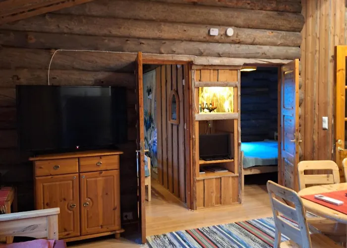 בית נופש Satu 31, Kahden Makuuhuoneen Kelomoekki Syoetteellae, Valaistun Ladun Vieressae